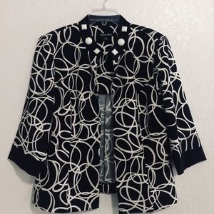 Ladies black and white print jacket/Shell